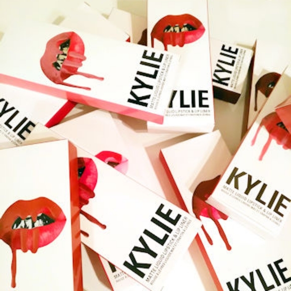 KYLIE JENNER LIP - HOT Shade 22... Life is golden - Picture 5 of 7